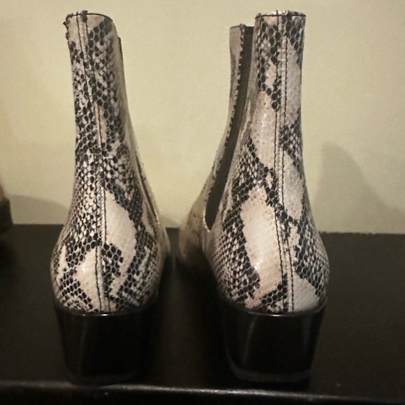 Animal print ankle boot - Picture 2 of 3